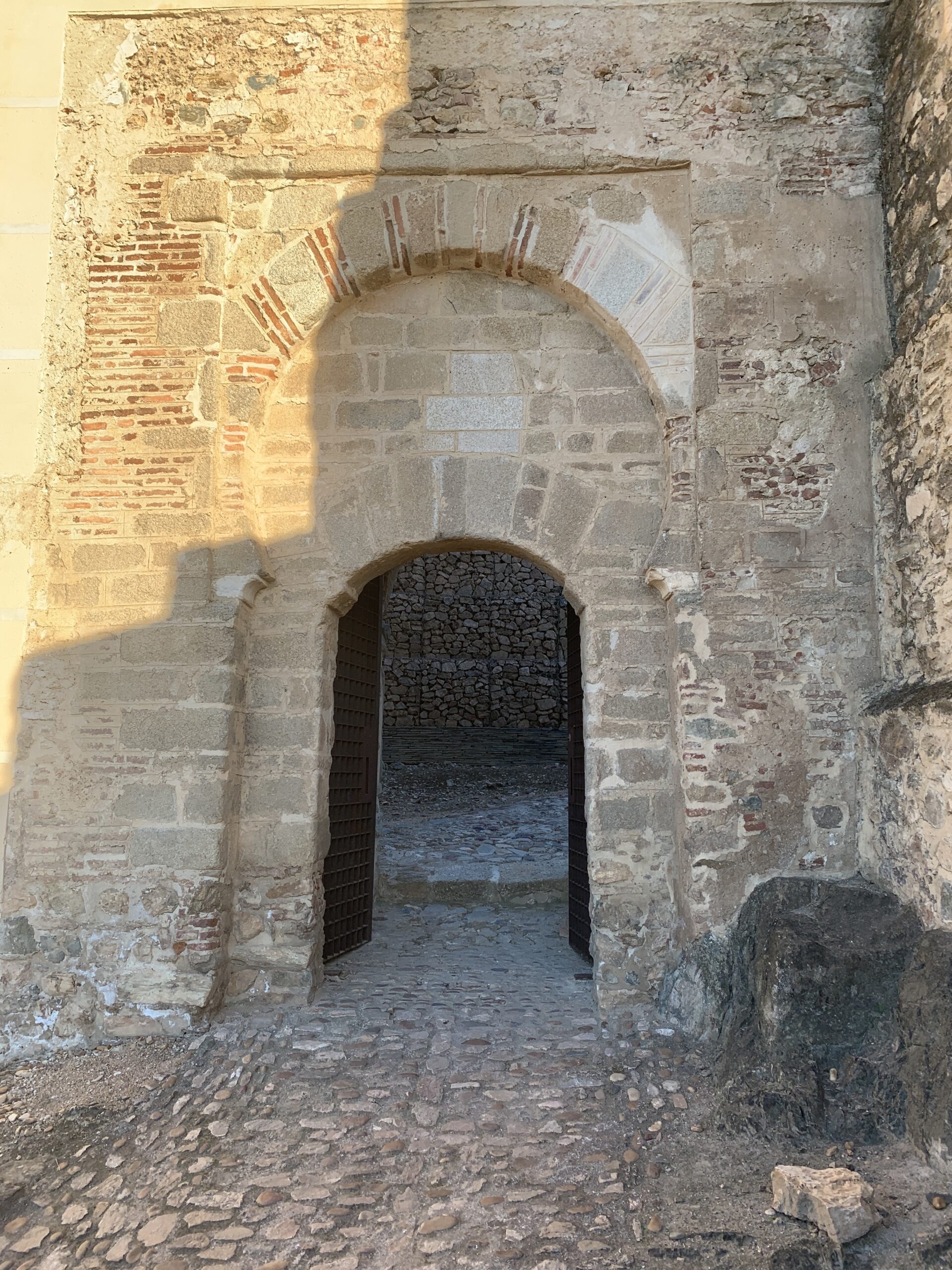 Coracha gate from outside the Alcazaba..