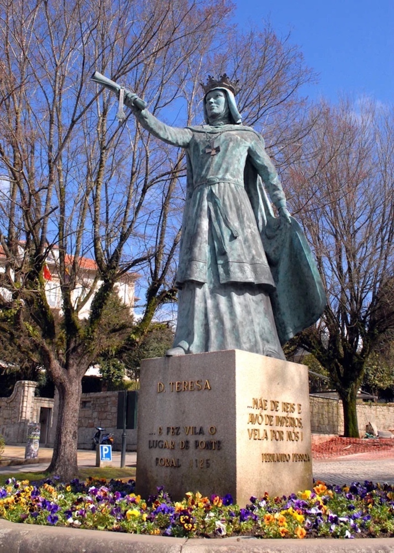 Statue of Dona Teresa, queen of Portugal who chartered Ponte de Lima, making it the oldest town ('vila') in Portugal.