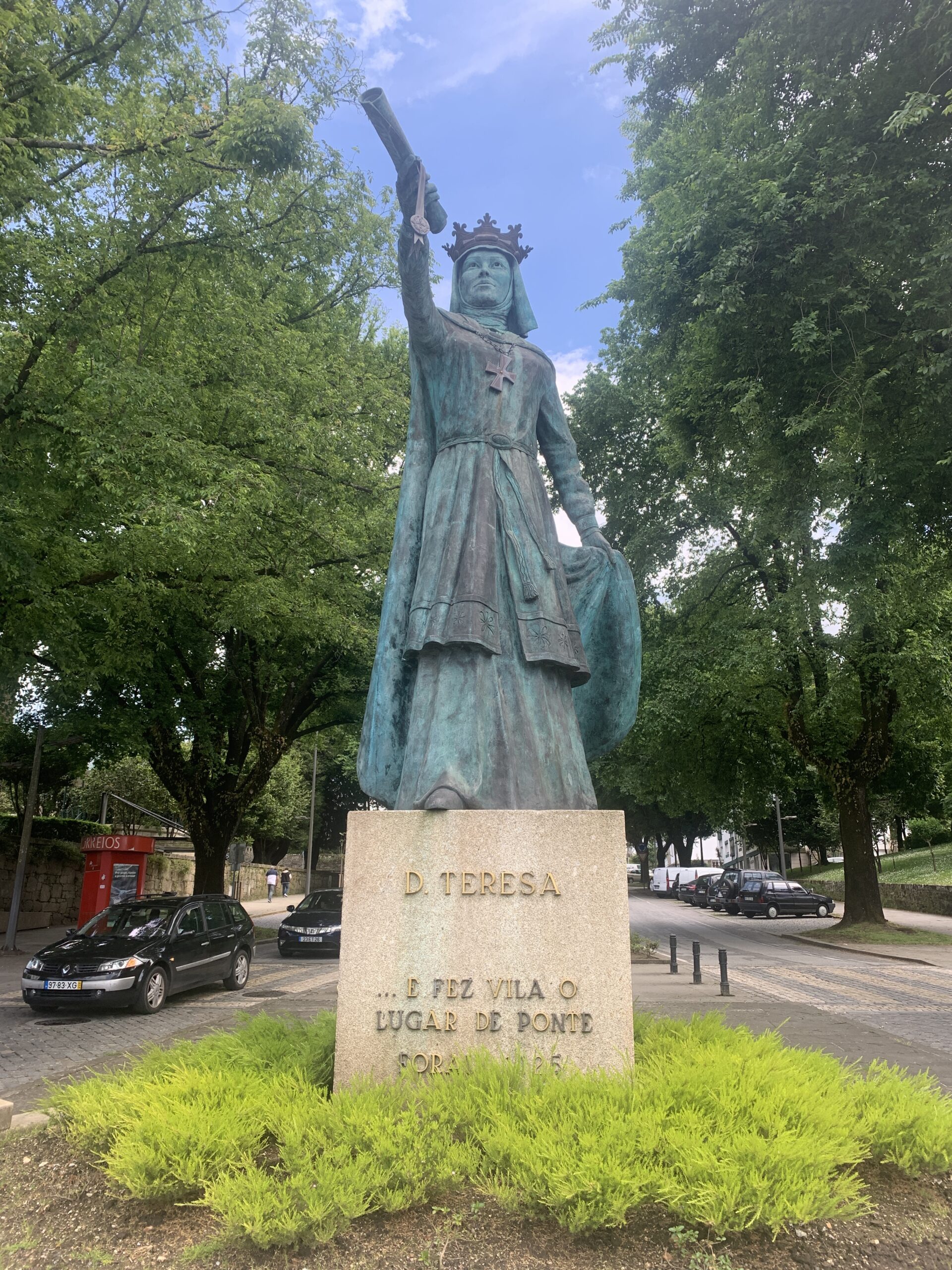 Statue of Dona Teresa, first queen of Portugal, in Ponte de Lima.